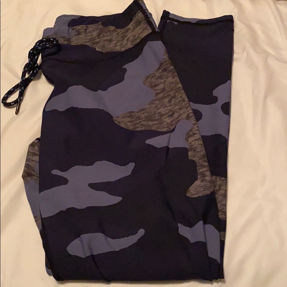 Aerie camo leggings